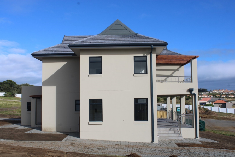 4 Bedroom Property for Sale in Kidds Beach Eastern Cape